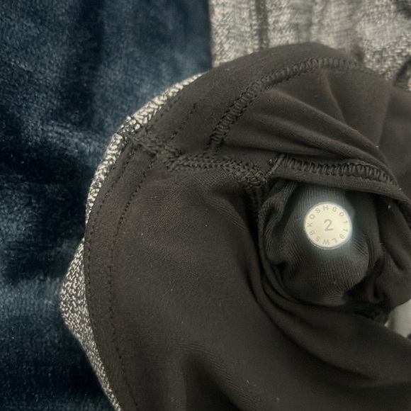 Lululemon Still Mind Tights 28” Interlink Ice Grey Black - Picture 5 of 5